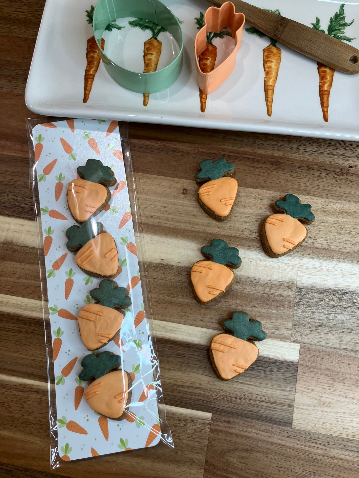 Mini decorated carrot treats