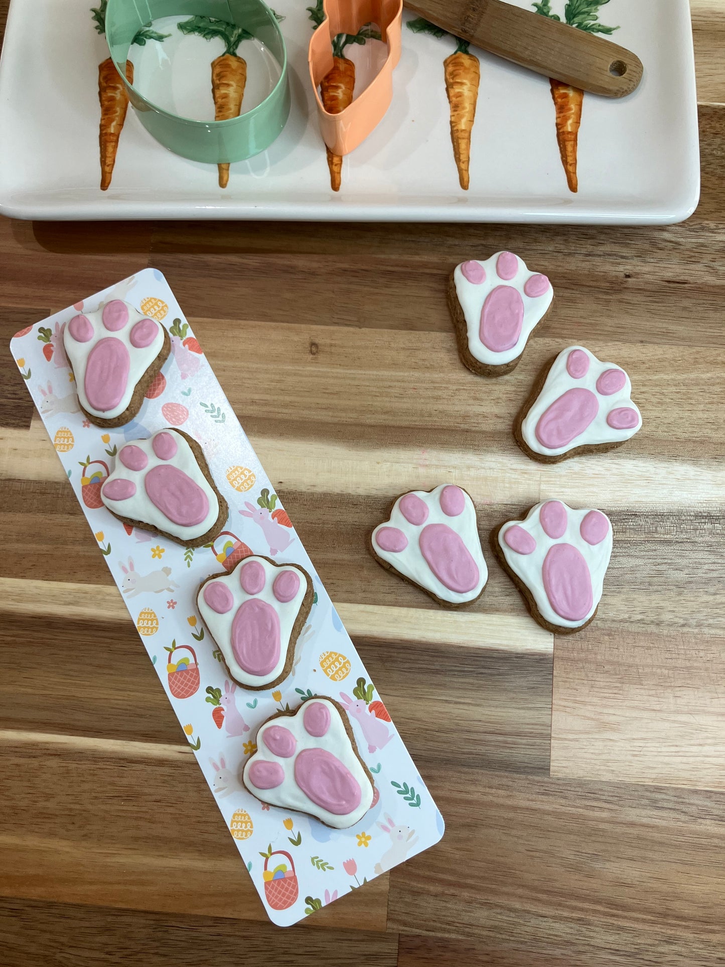 Mini decorated bunny feet treats