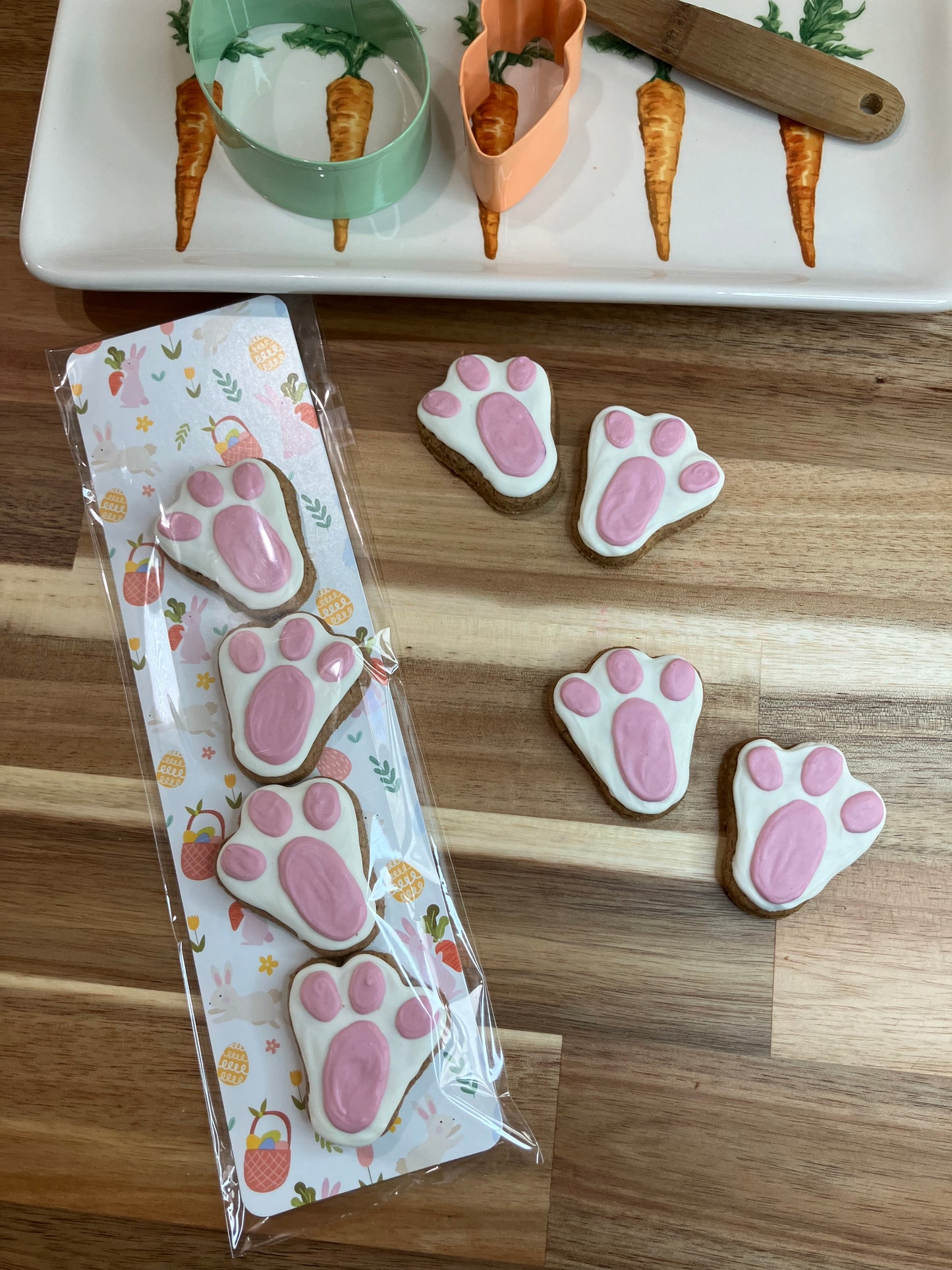 Mini decorated bunny feet treats