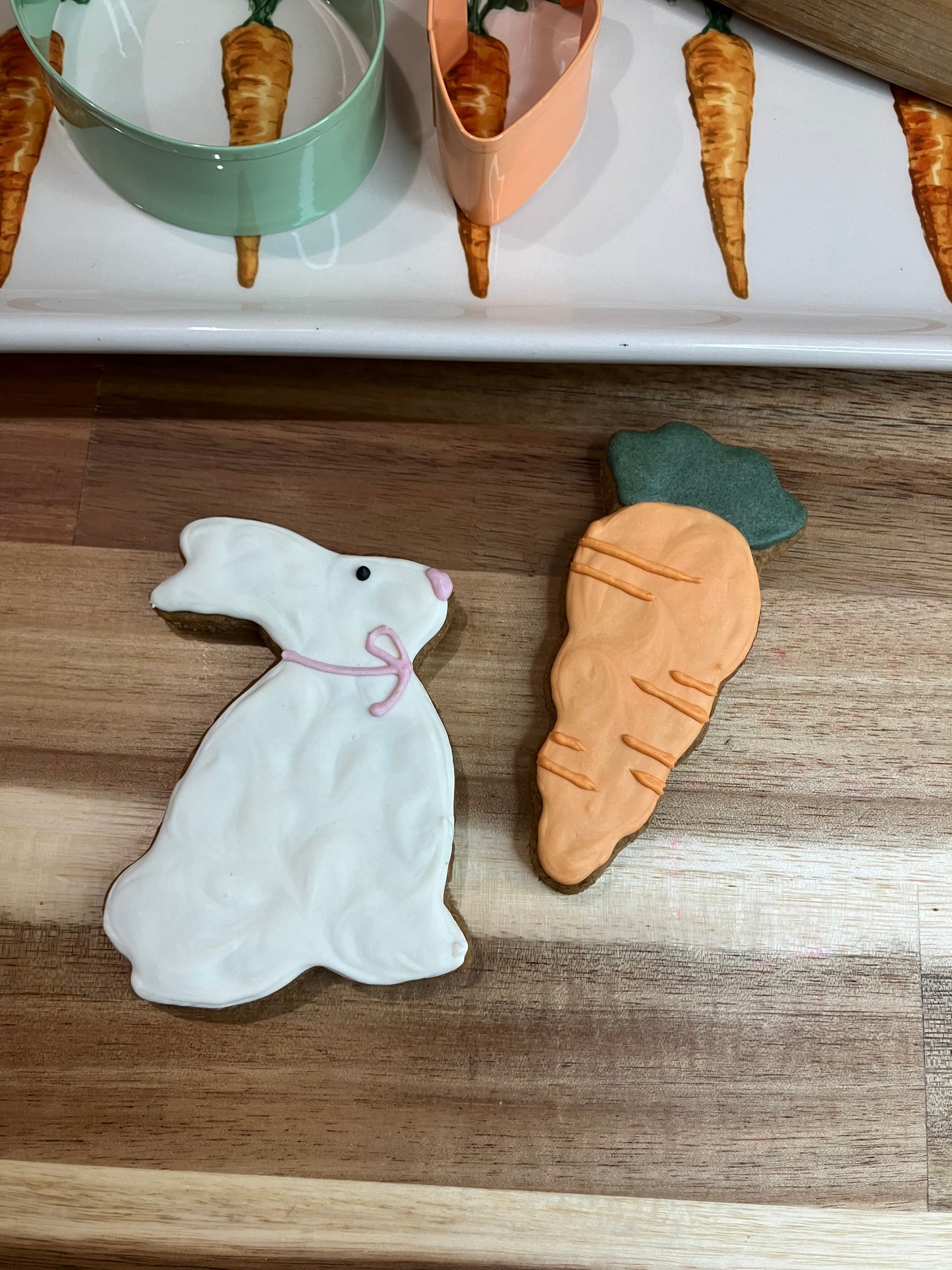 Decorated bunny and carrot treat