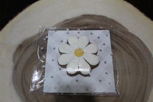 Decorated daisy treat