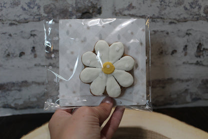 Decorated daisy treat